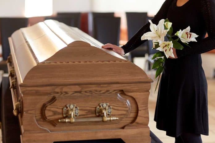 Funeral Home Mix Up Puts Wrong Body in the Casket