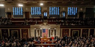 U.S. House chamber filled with lawmakers before a session